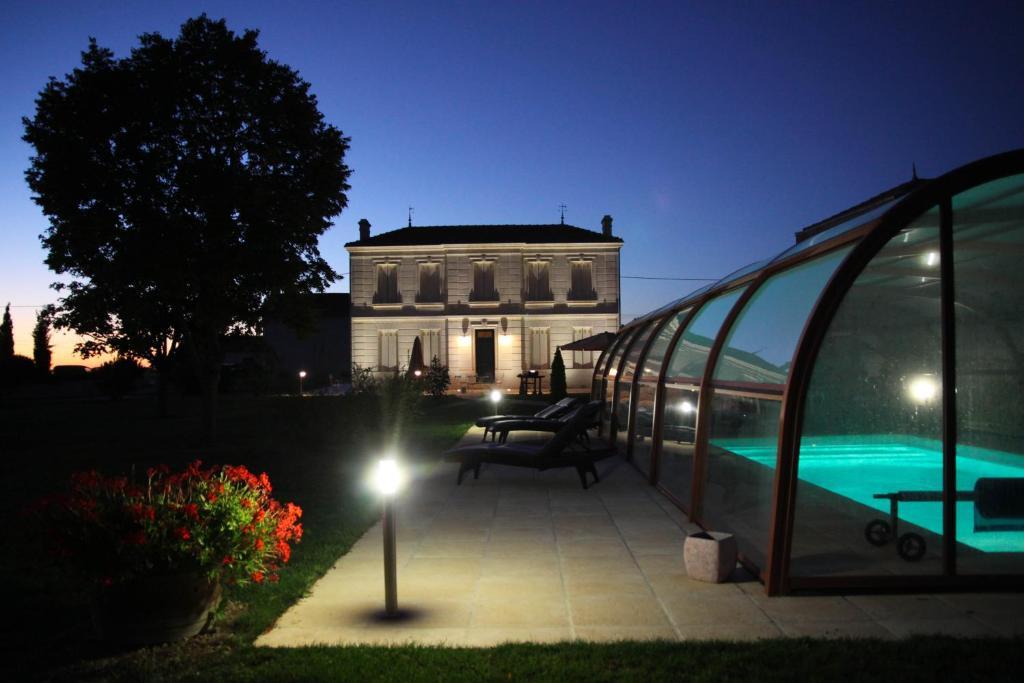 Maison De Jean Bed & Breakfast